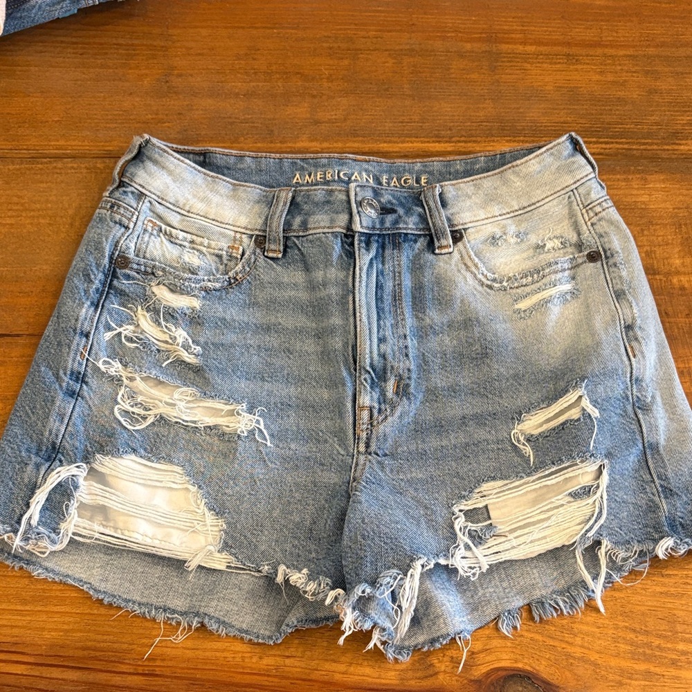 American Eagle Outfitters Light Blue Distressed Mom Short denim shorts